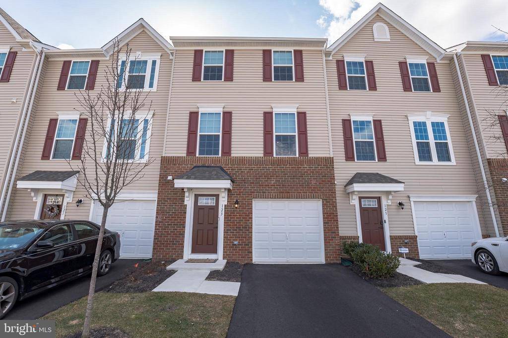 Cinnaminson, NJ 08077,123 FELA DR