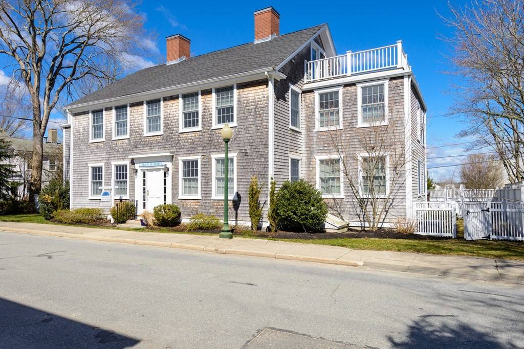 Marion, MA 02738,25 Main Street #2