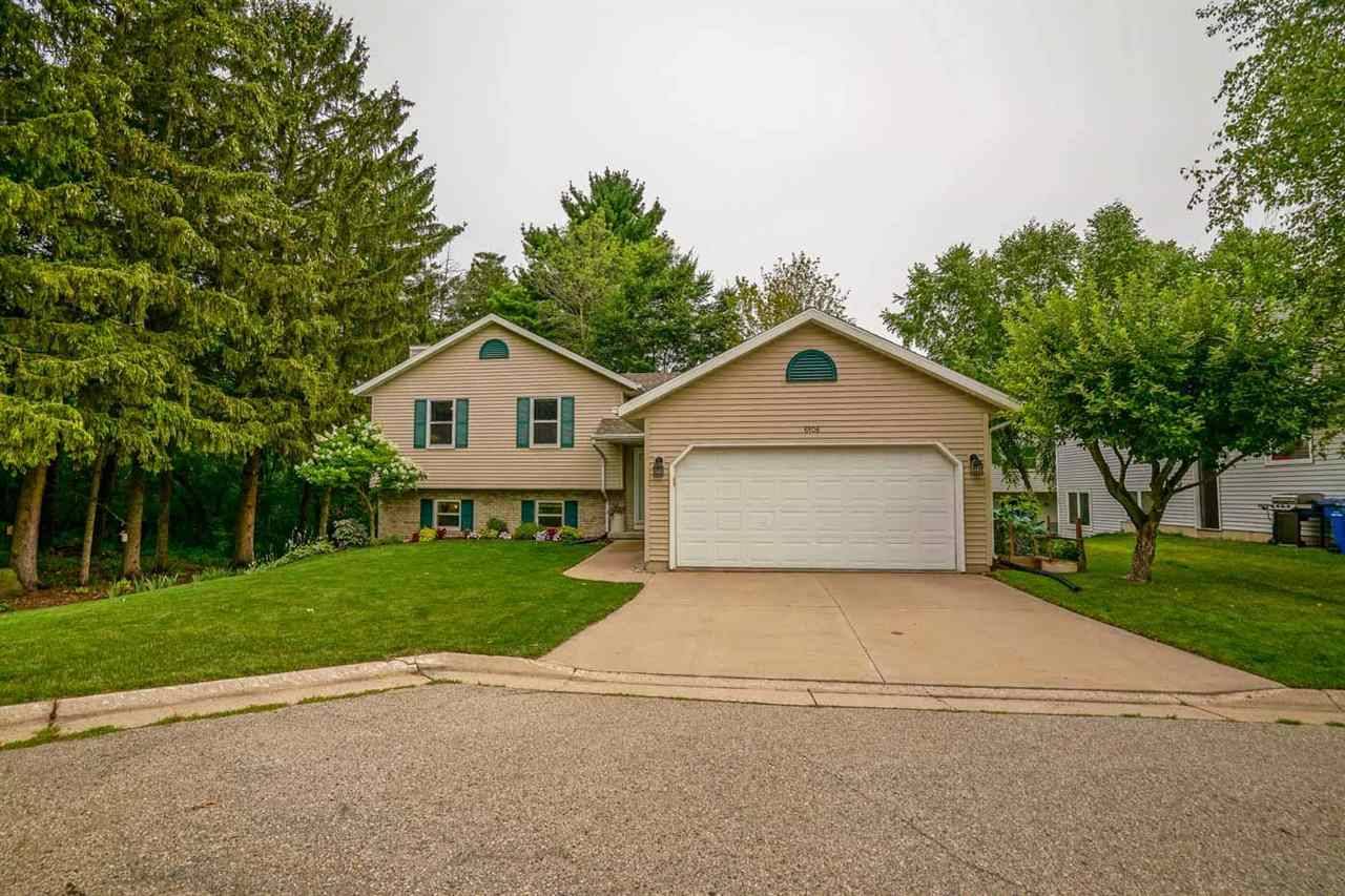 Fitchburg, WI 53719,6106 Knotty Pine Way