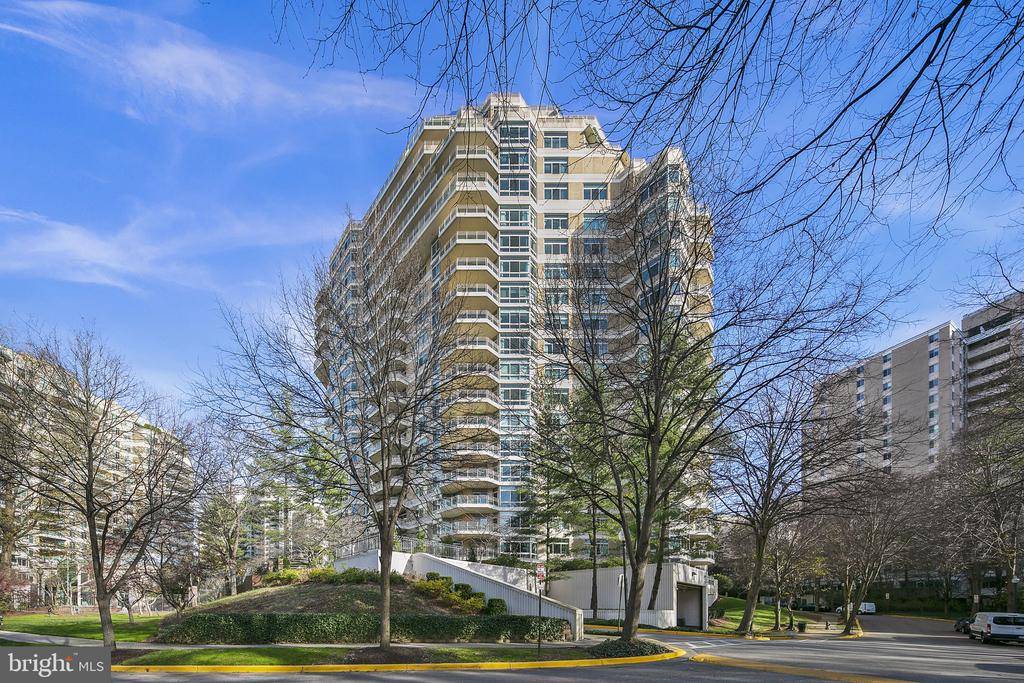 Chevy Chase, MD 20815,5610 WISCONSIN AVE #207