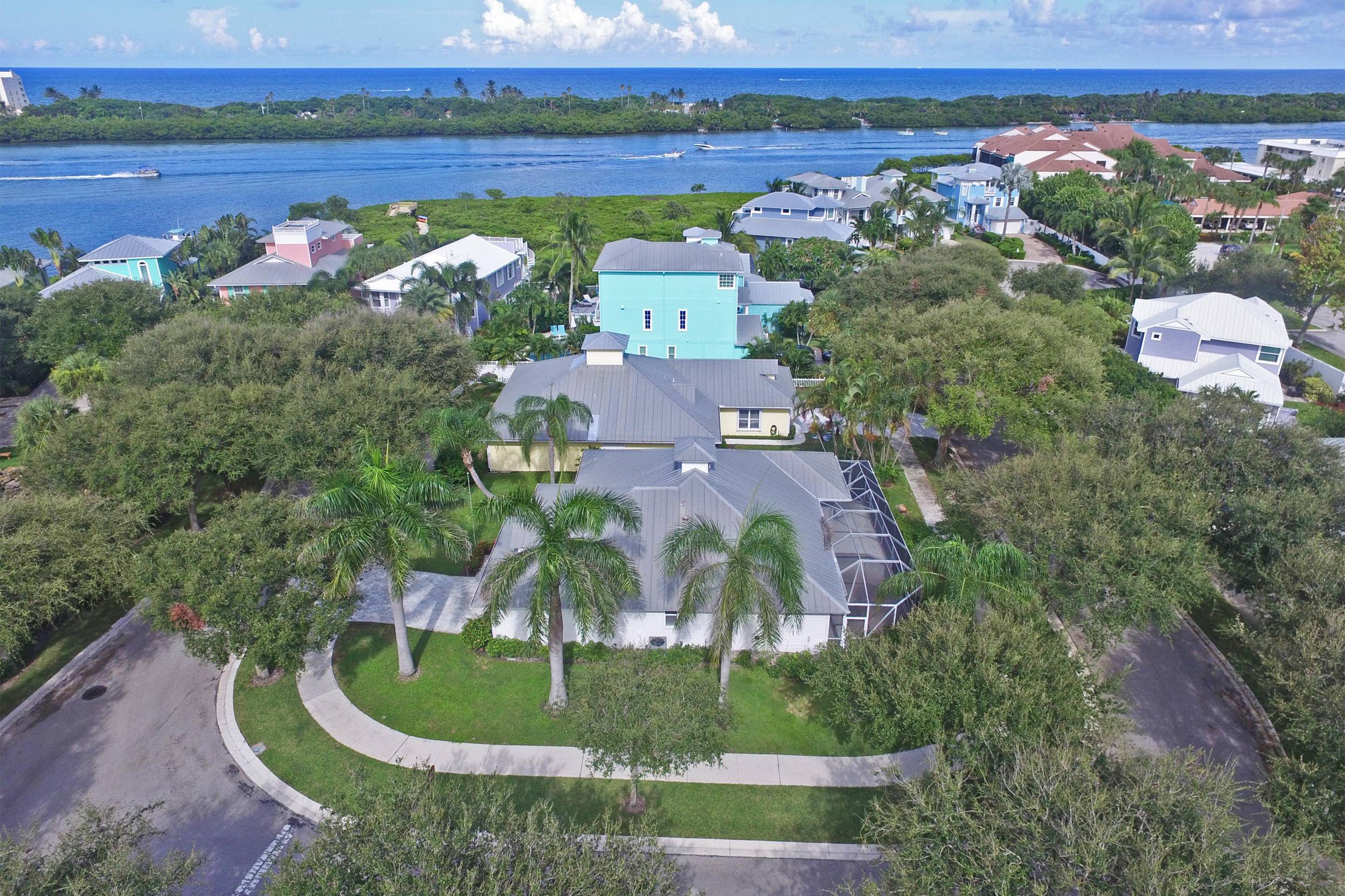 Tequesta, FL 33469,136 Intracoastal CIR