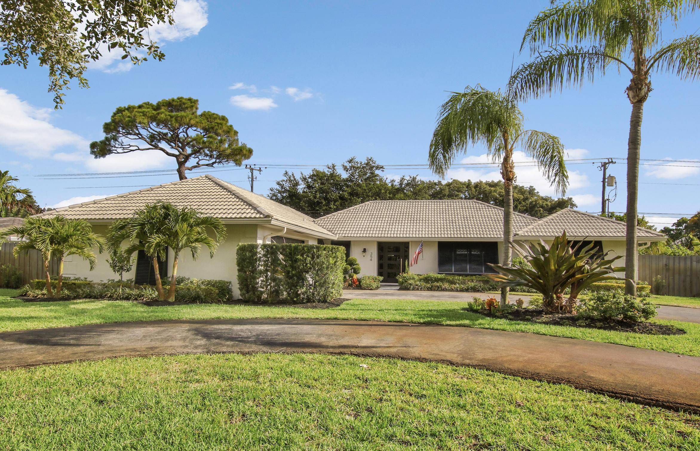 Tequesta, FL 33469,354 Country Club DR