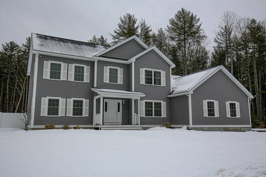 Groveland, MA 01834,8 Graeme Way