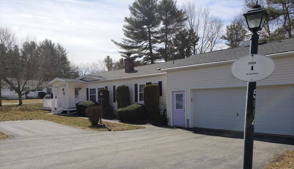 Middleboro, MA 02346,5004 Island Drive