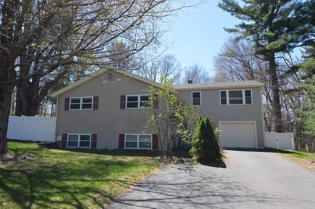 Holliston, MA 01746,68 Andrew Ln