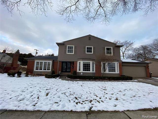 Grosse Pointe Woods, MI 48236,792 S Rosedale CRT