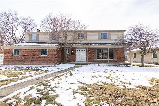 Grosse Pointe Woods, MI 48236,545 MOORLAND DR