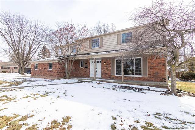 Grosse Pointe Woods, MI 48236,545 MOORLAND DR