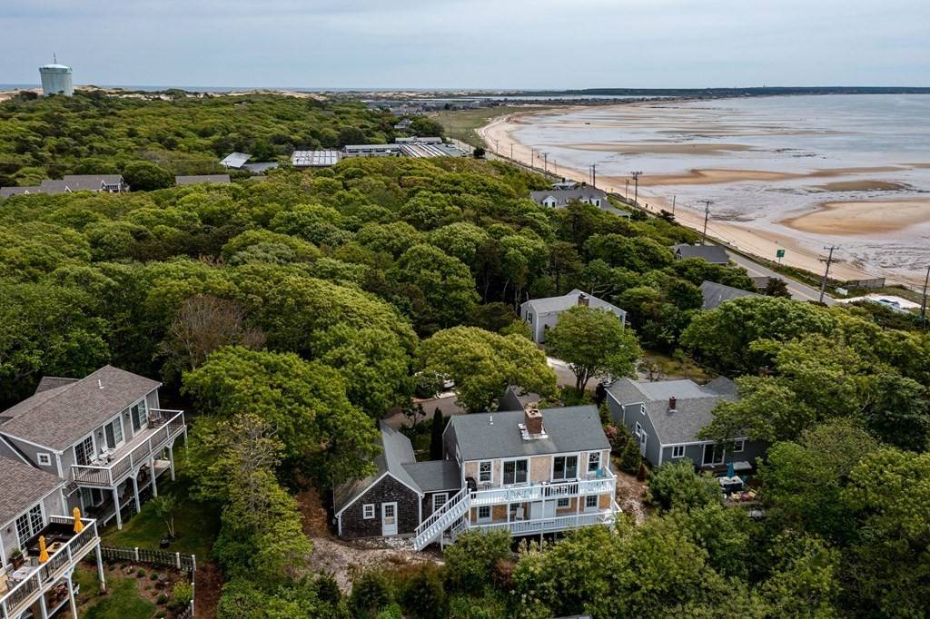 Provincetown, MA 02657,666R Commercial St