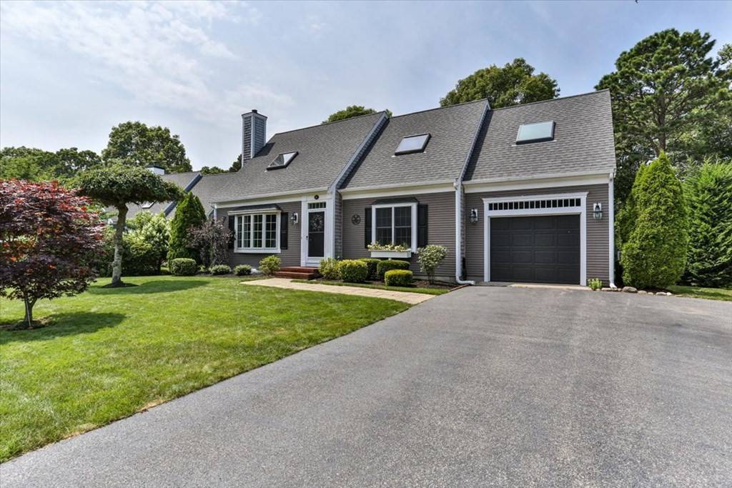 Barnstable, MA 02601,17 Starbeam Ln