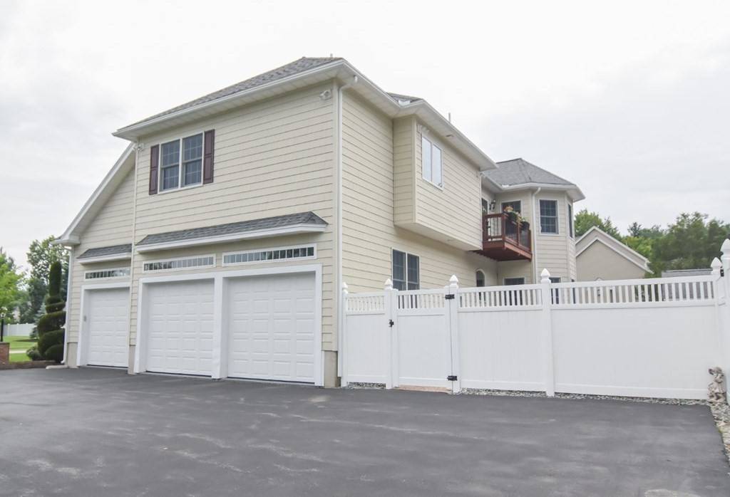 Tewksbury, MA 01876,200 Mitchell G Dr