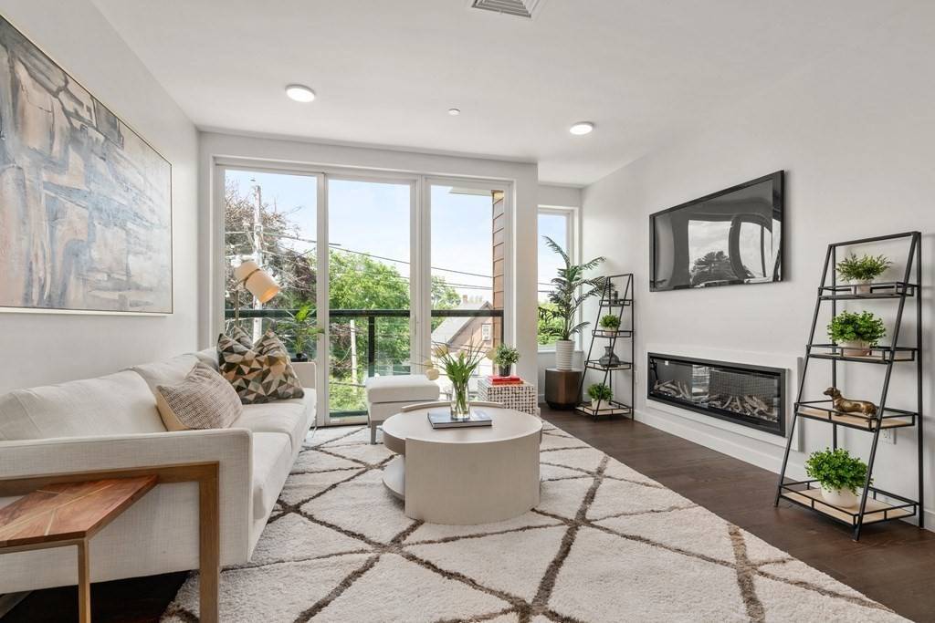 Newton, MA 02458,68 Los Angeles ST #PH2