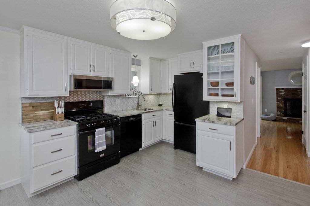 Springfield, MA 01129,176 Tamarack Dr