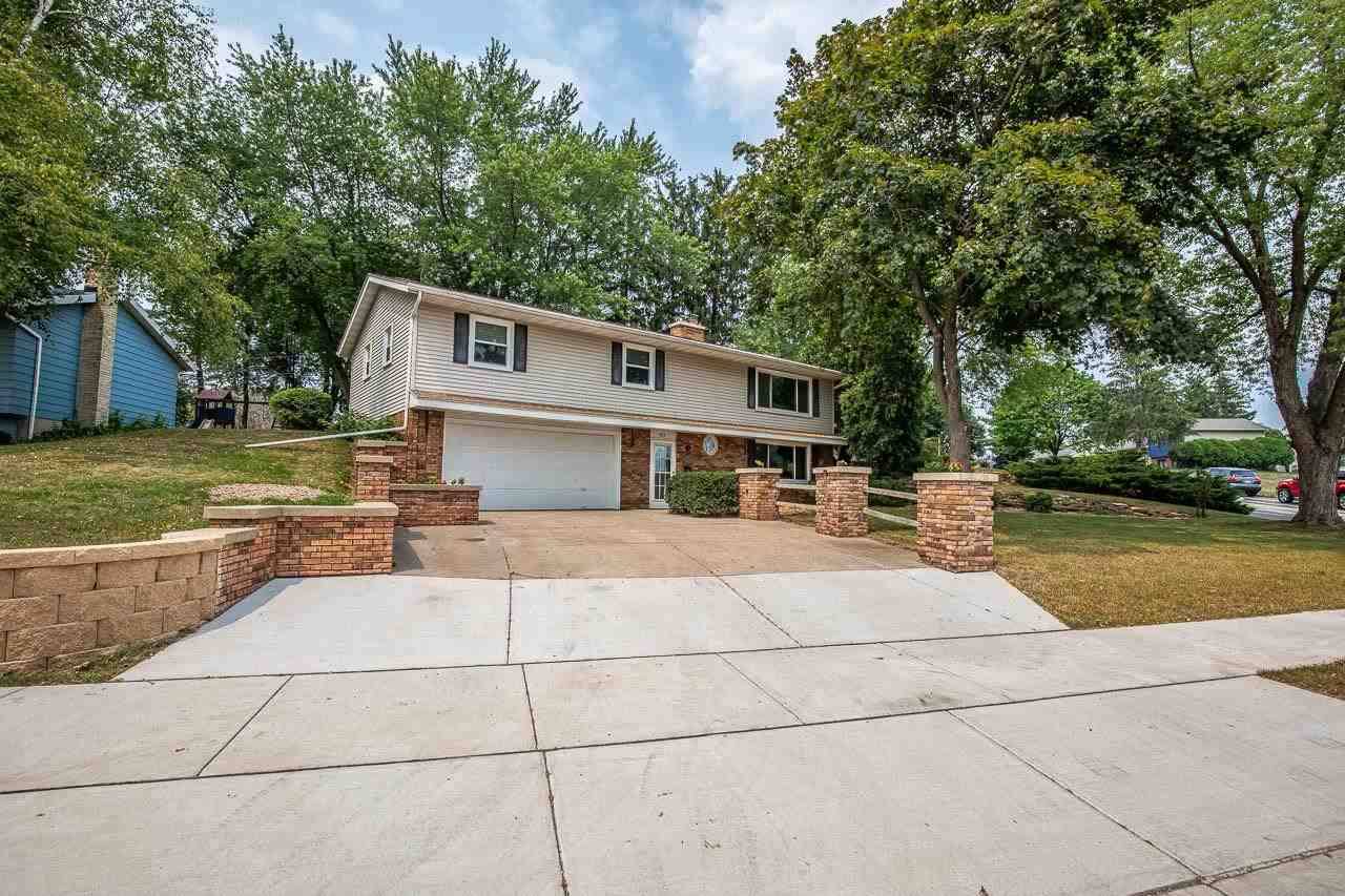 Sun Prairie, WI 53590,908 Buena Vista Dr