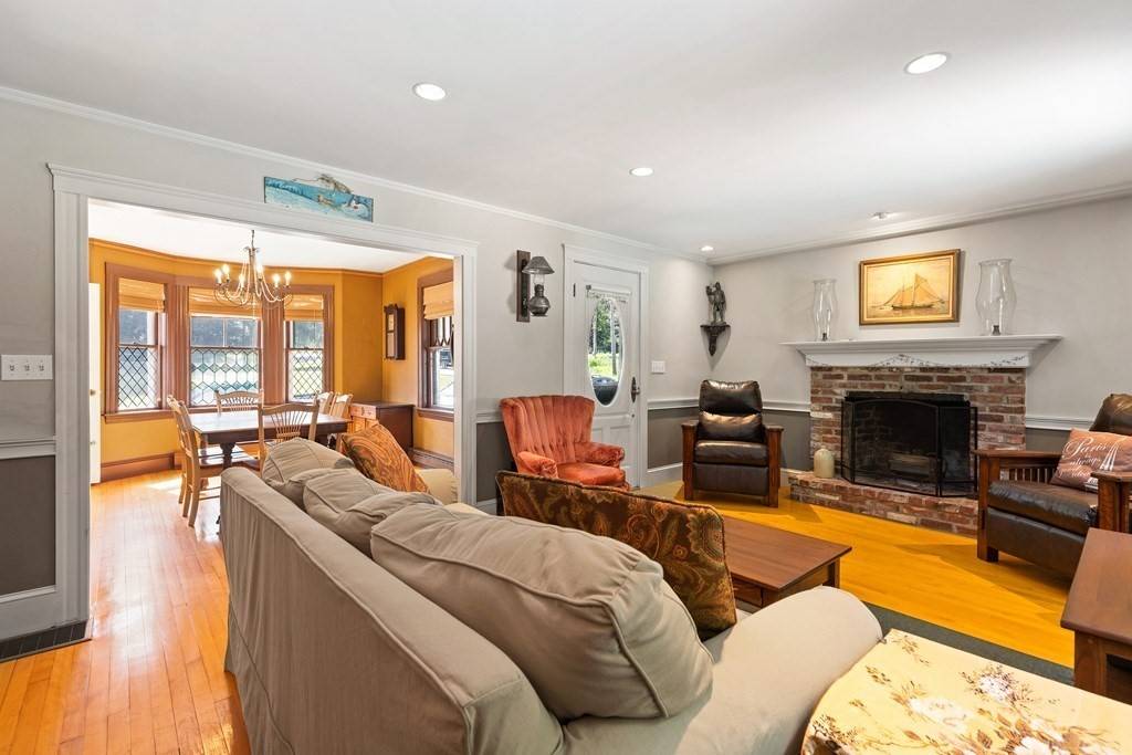 Boxford, MA 01921,723 Main Street