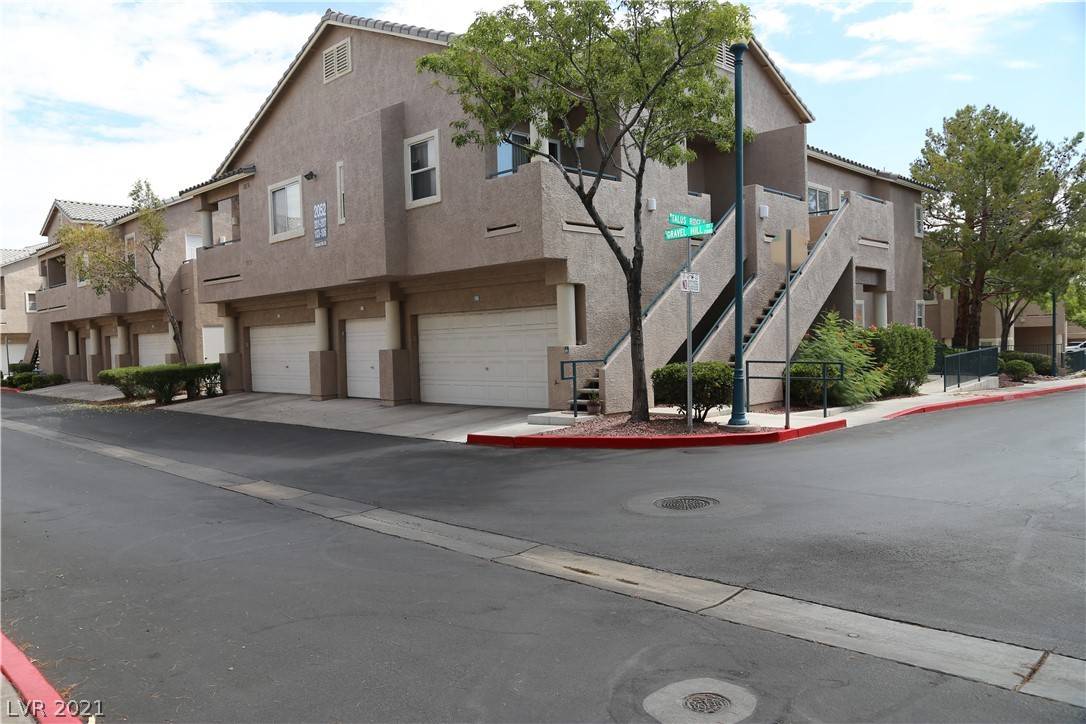 Las Vegas, NV 89117,2052 Gravel Hill Street #106