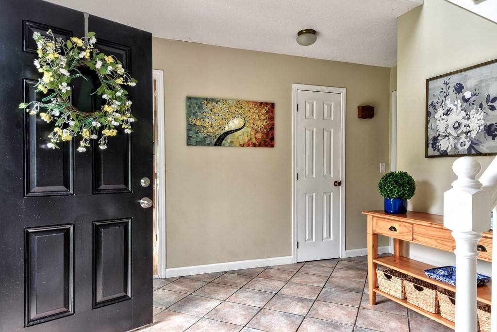 53 Whittemore Dr, Ashland, MA 01721