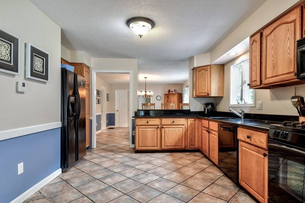 53 Whittemore Dr, Ashland, MA 01721