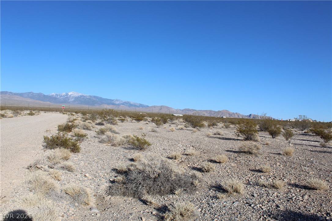 Pahrump, NV 89060,1371 Flight Place