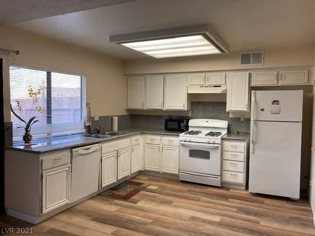 Las Vegas, NV 89121,3357 Zephyr Court