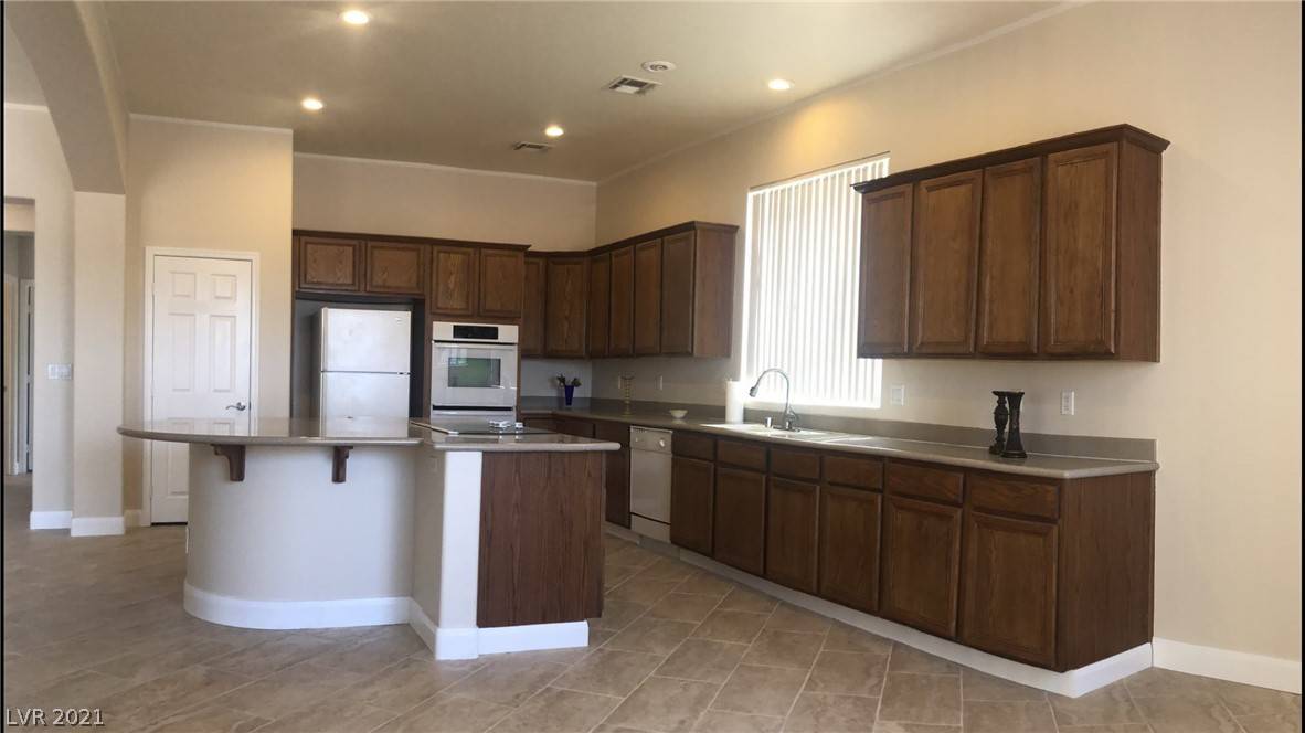 Pahrump, NV 89061,5141 La Terra Avenue