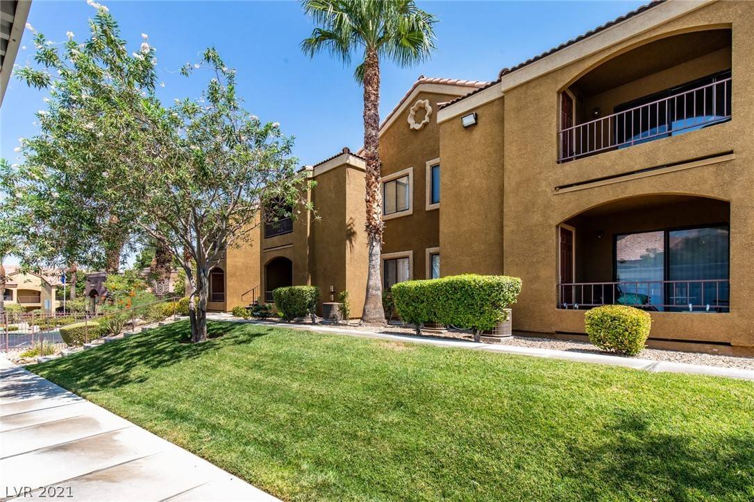 Henderson, NV 89052,950 Seven Hills Drive #215