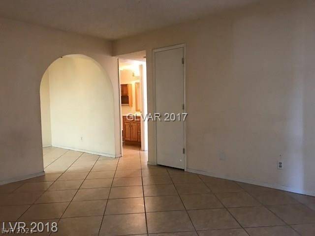 Las Vegas, NV 89103,5241 Janfred Court #21