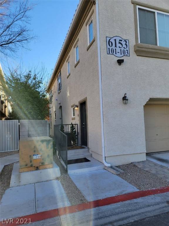 Las Vegas, NV 89108,6153 Pine Desert Street #101