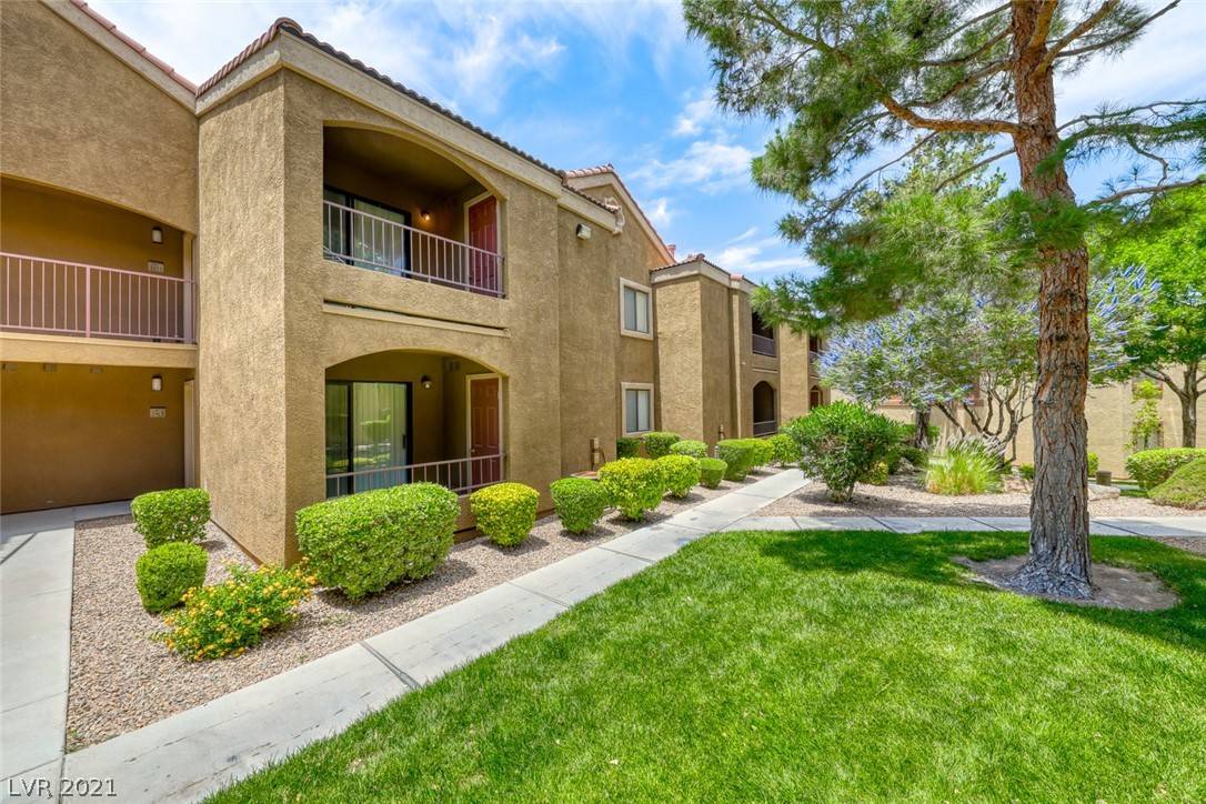 Henderson, NV 89052,950 Seven Hills Drive #2813