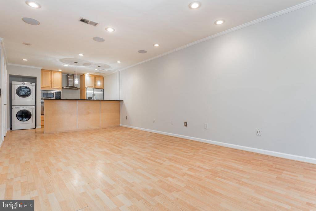 Alexandria, VA 22309,3855 EL CAMINO PL #6