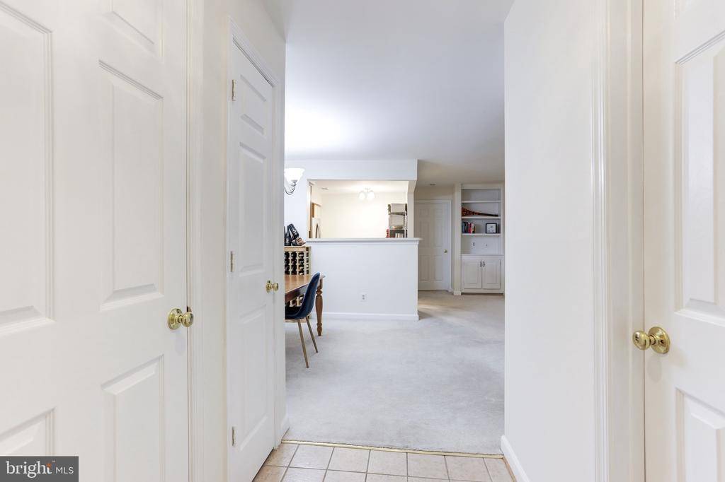 Fairfax, VA 22033,3804 RIDGE KNOLL CT #302-A