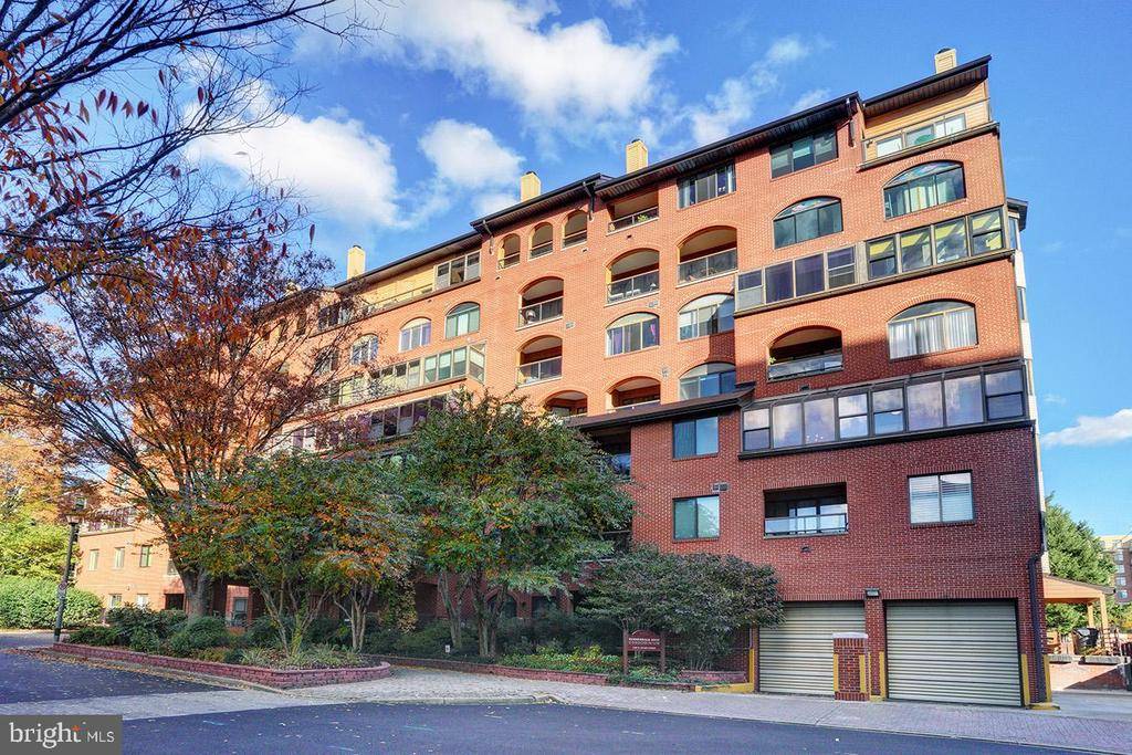 Arlington, VA 22201,1029 N STUART ST #318