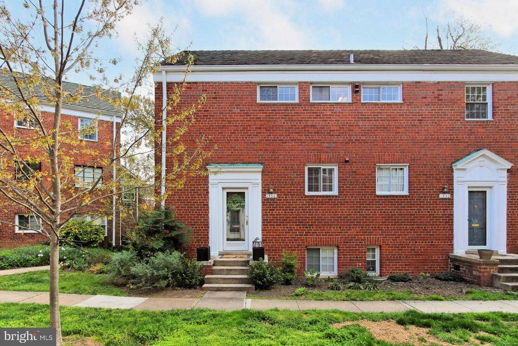 Alexandria, VA 22302,1550 MOUNT EAGLE PL