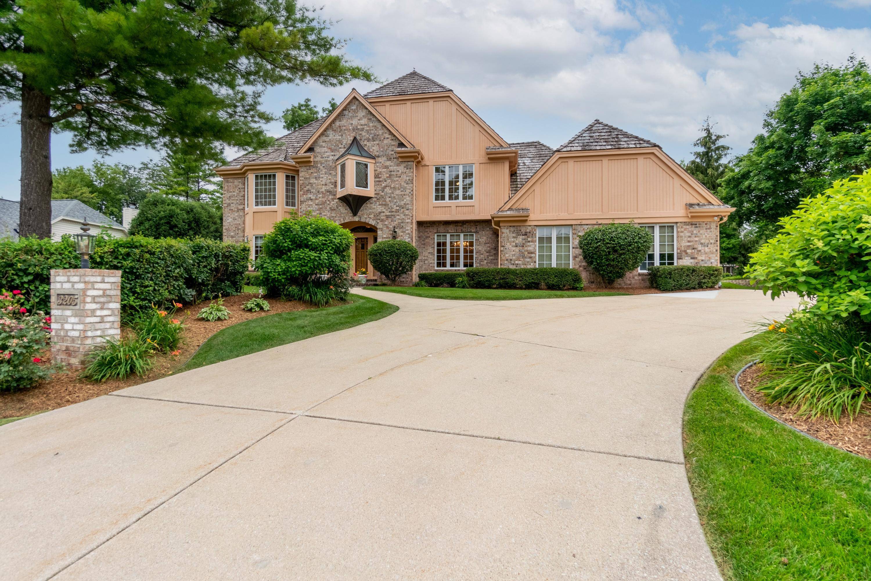 Brookfield, WI 53005,3205 Brehon Ct