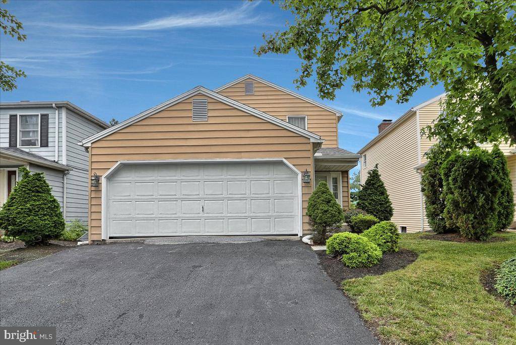 Harrisburg, PA 17110,2221 BUTTONWOOD CIR