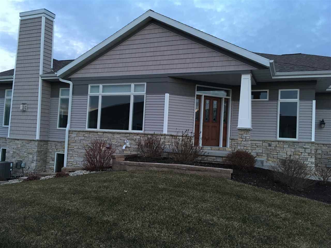 Waunakee, WI 53597,453 GRANDVIEW DR