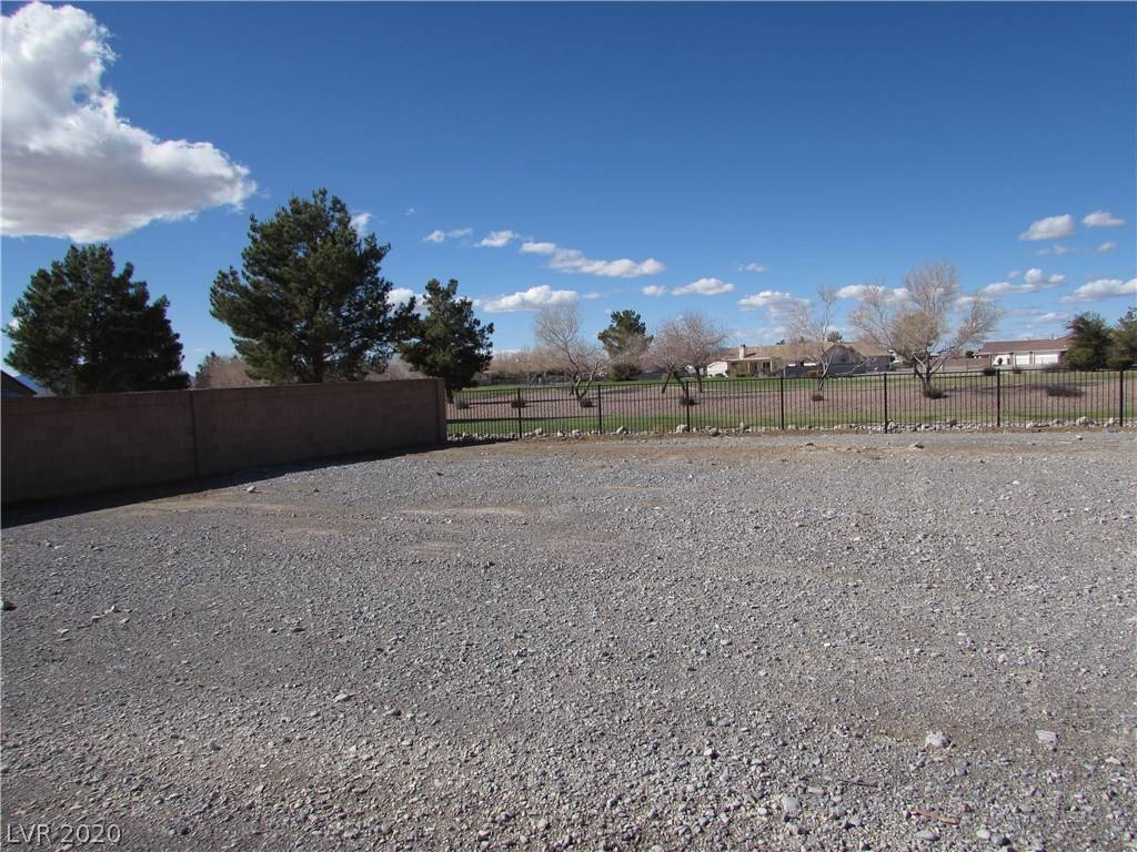 Pahrump, NV 89061,4661 Castlewood Court