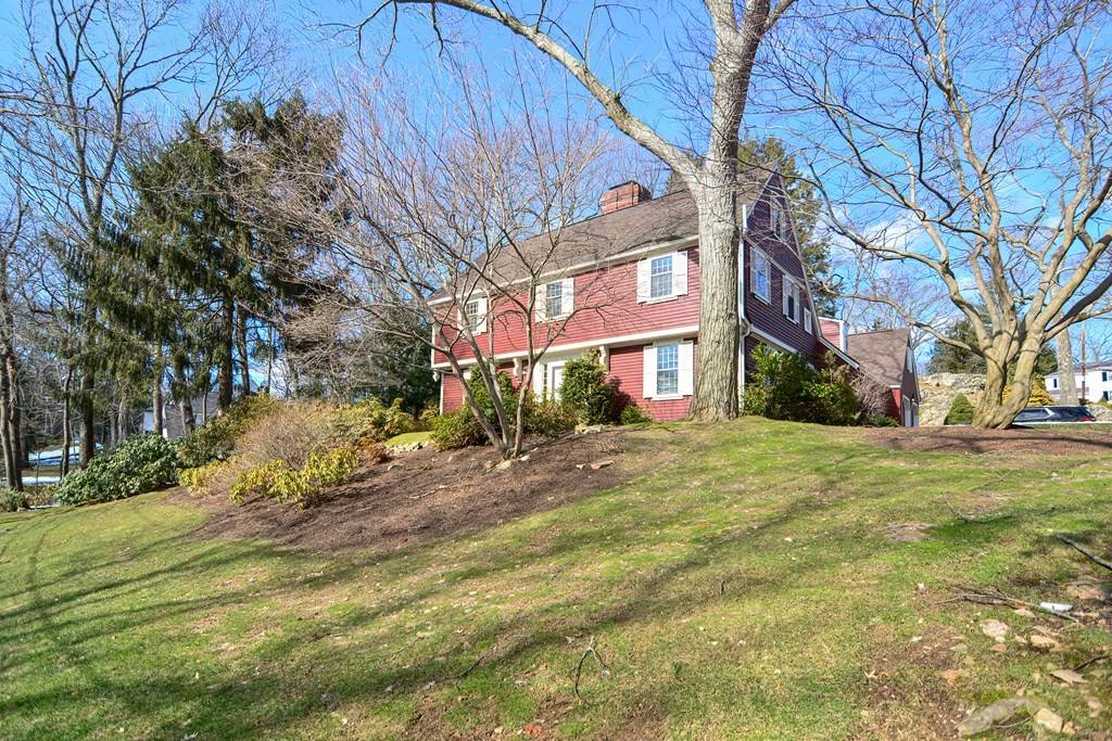 Wellesley, MA 02481,35 Old Colony Rd