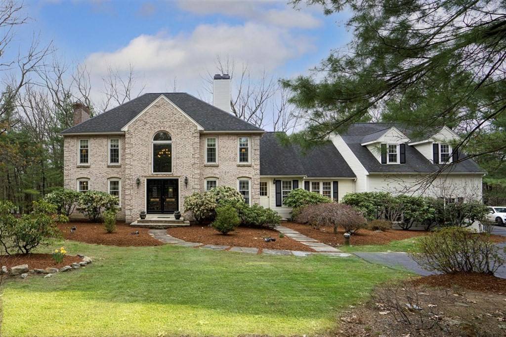 Northborough, MA 01532,18 Woodstone Rd