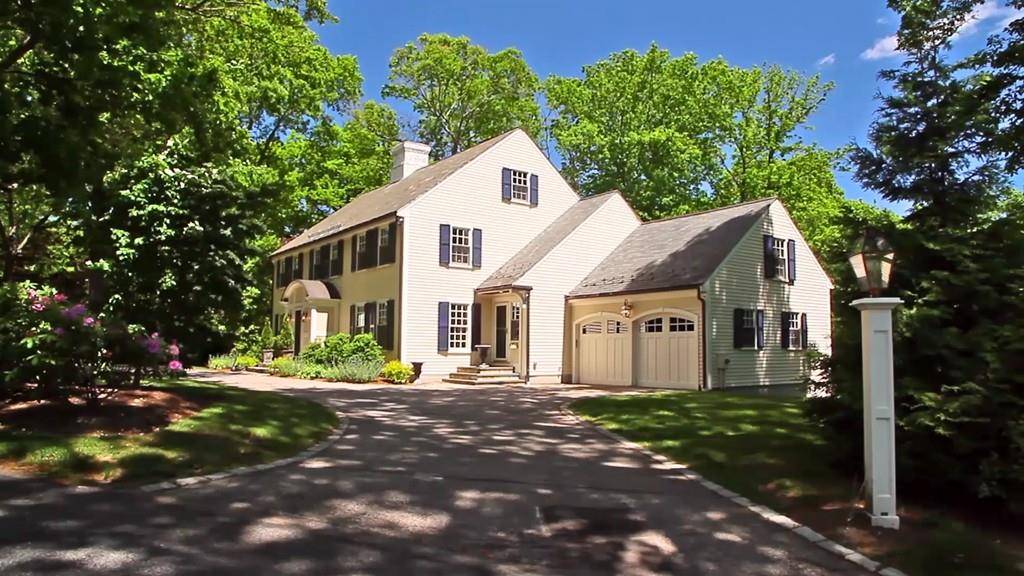 Wellesley, MA 02481,8 Monadnock Rd