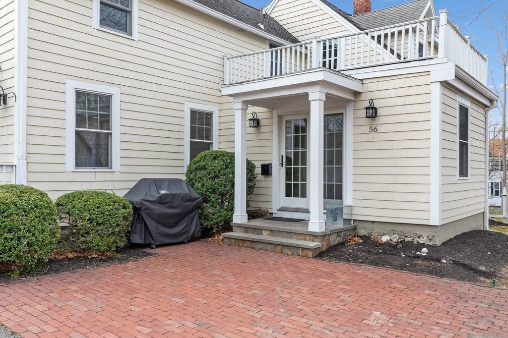 Hingham, MA 02043,56 Elm St