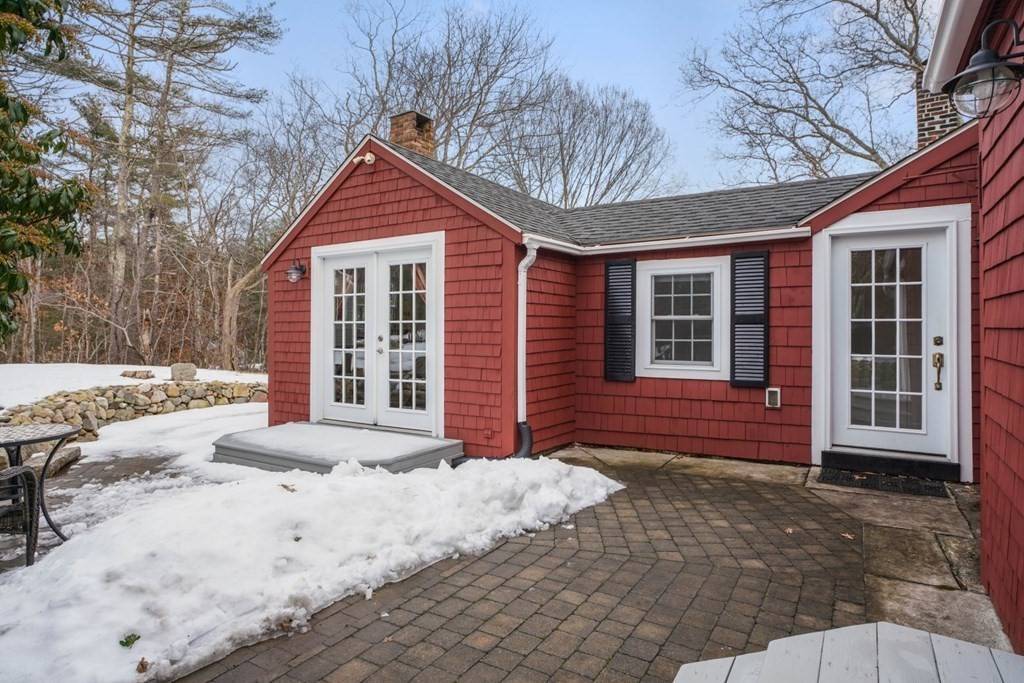 Duxbury, MA 02332,665 Summer St