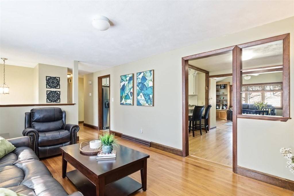 Franklin, MA 02038,7 Dartmouth Rd.