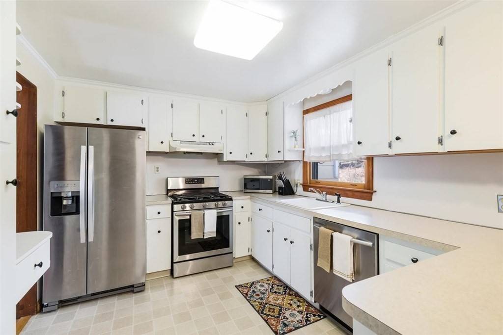 Franklin, MA 02038,7 Dartmouth Rd.