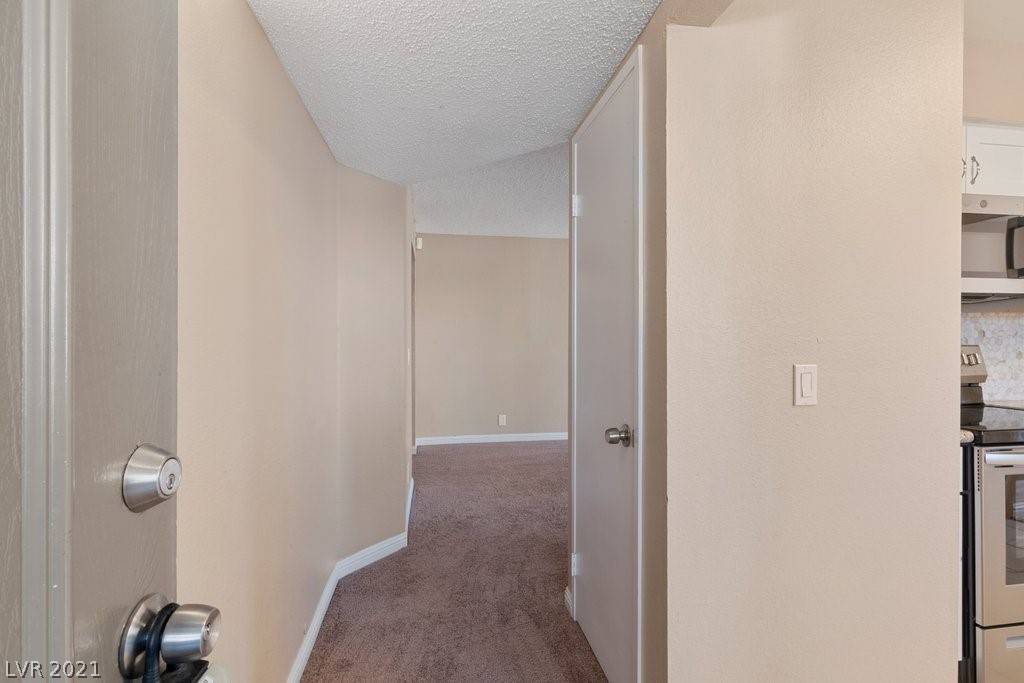 Las Vegas, NV 89128,3151 Soaring Gulls Drive #2048