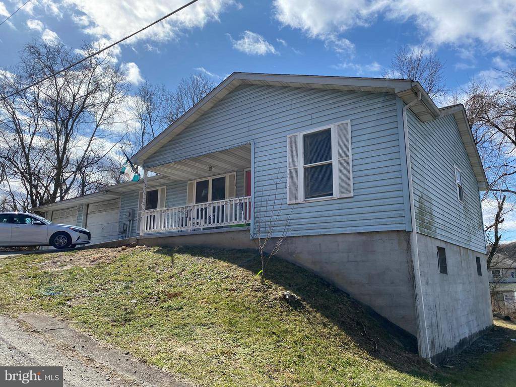 Paw Paw, WV 25434,51 RIVER ST