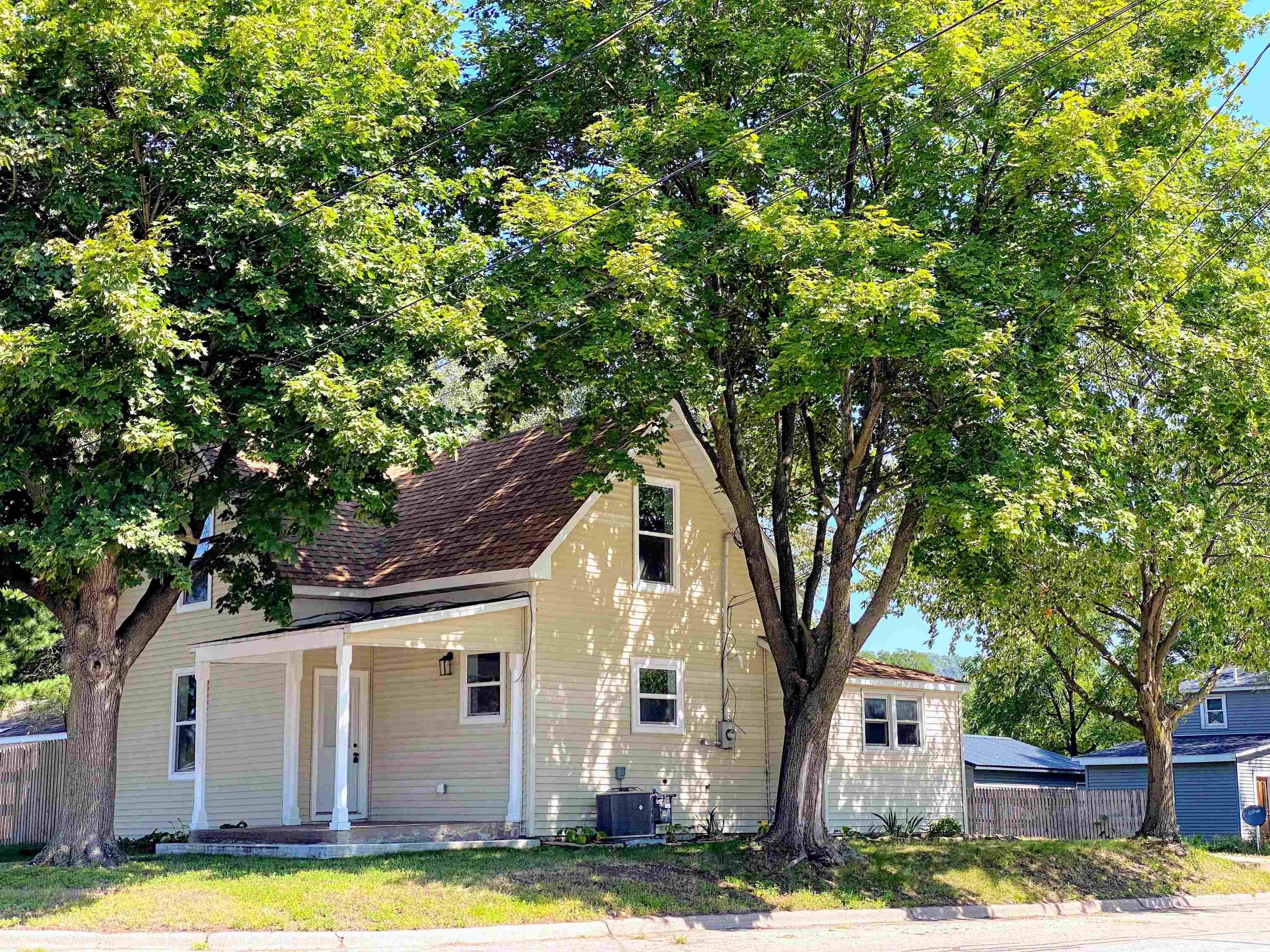 Prairie Du Chien, WI 53821,1222 S 7th St