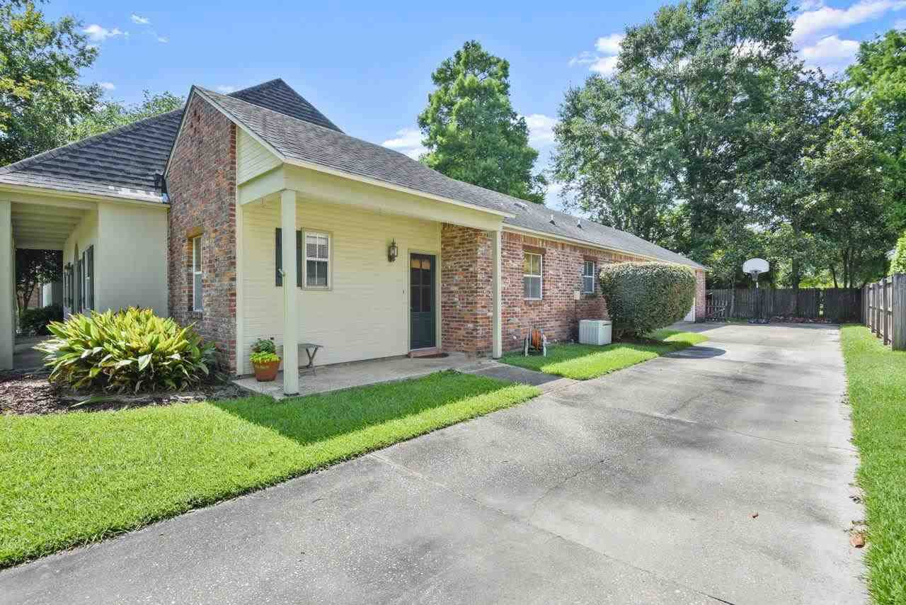 Baton Rouge, LA 70810,861 PASTUREVIEW DR