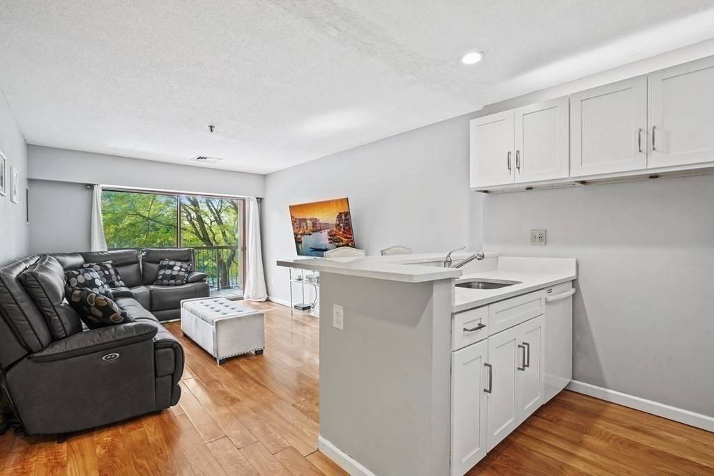 Quincy, MA 02171,133 Commander Shea Blvd #302