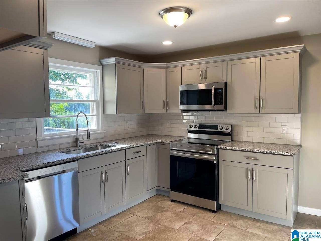 2520 5TH STREET NE, Center Point, AL 35215